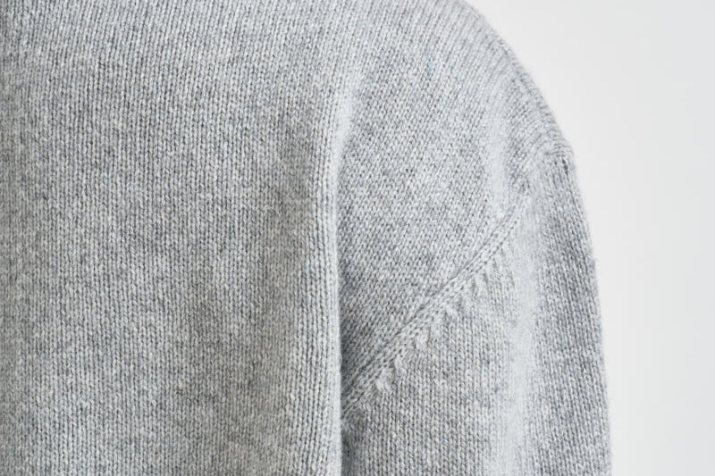 Maglia donna con bordo asimmetrico grigio chiaro F6C58 X47 LIVIANA CONTI 