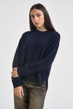 Maglia donna con spacchi laterali blu navy F6C65 N08 LIVIANA CONTI 