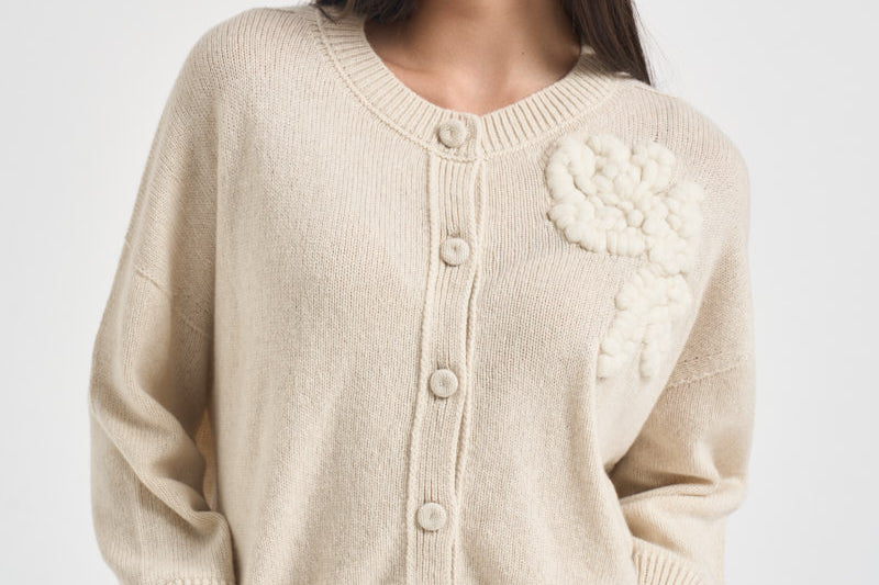 Cardigan donna ricamo con fiore panna L6WC72 W55 LIVIANA CONTI 