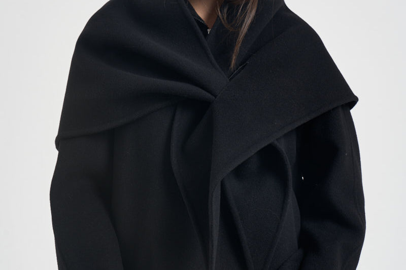 Caban donna corto con mantella nero L6WW61 Y69 LIVIANA CONTI 