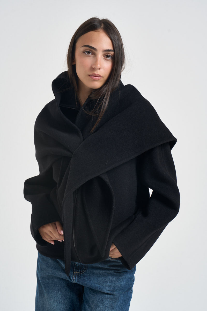 Caban donna corto con mantella nero L6WW61 Y69 LIVIANA CONTI 