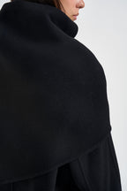 Caban donna corto con mantella nero L6WW61 Y69 LIVIANA CONTI 