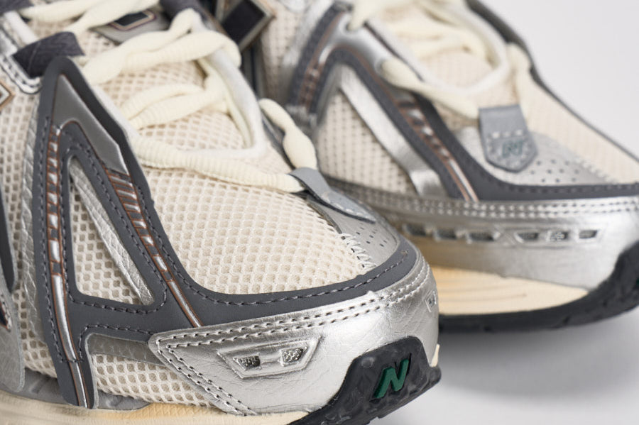 Sneakers uomo 1906A panna, grigio e argento M1906 AD NEW BALANCE 