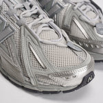 Sneakers uomo 1906R grigio e argento M1906 AG NEW BALANCE 