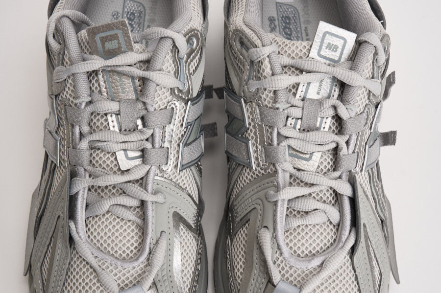 Sneakers uomo 1906R grigio e argento M1906 AG NEW BALANCE 