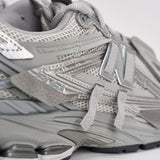 Sneakers uomo 1906R grigio e argento M1906 AG NEW BALANCE 