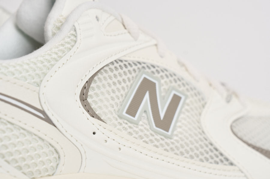 Sneakers donna 530 bianche e tortora U530 CSB NEW BALANCE 