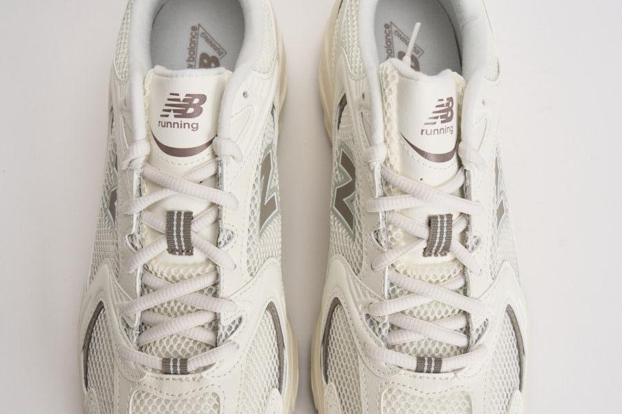 Sneakers uomo 530 bianche e tortora U530. CSB NEW BALANCE 