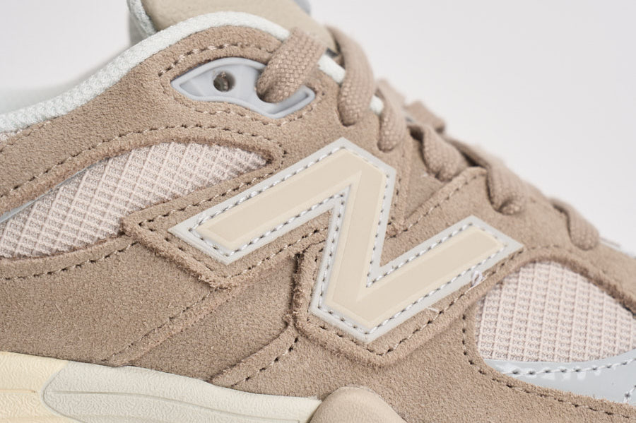 Sneakers donna 9060 beige e panna U9060 8AP NEW BALANCE 