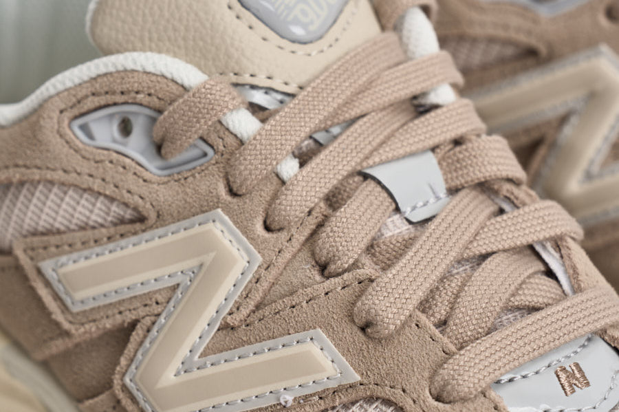 Sneakers donna 9060 beige e panna U9060 8AP NEW BALANCE 