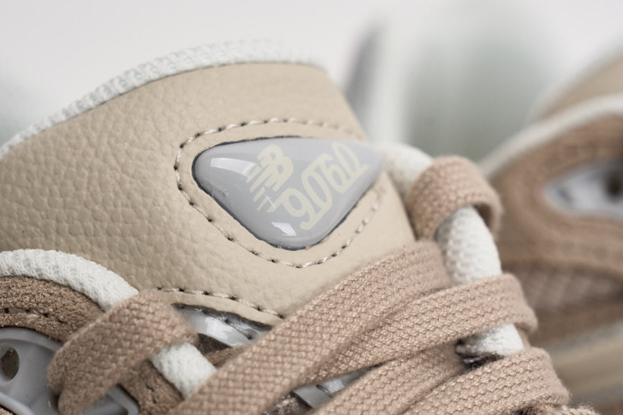 Sneakers donna 9060 beige e panna U9060 8AP NEW BALANCE 