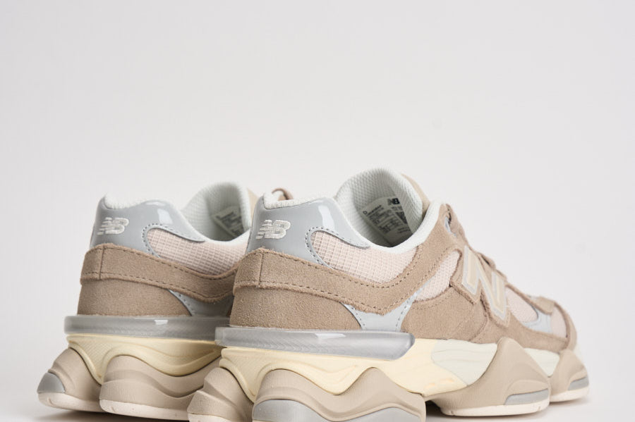 Sneakers donna 9060 beige e panna U9060 8AP NEW BALANCE 