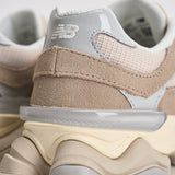 Sneakers donna 9060 beige e panna U9060 8AP NEW BALANCE 