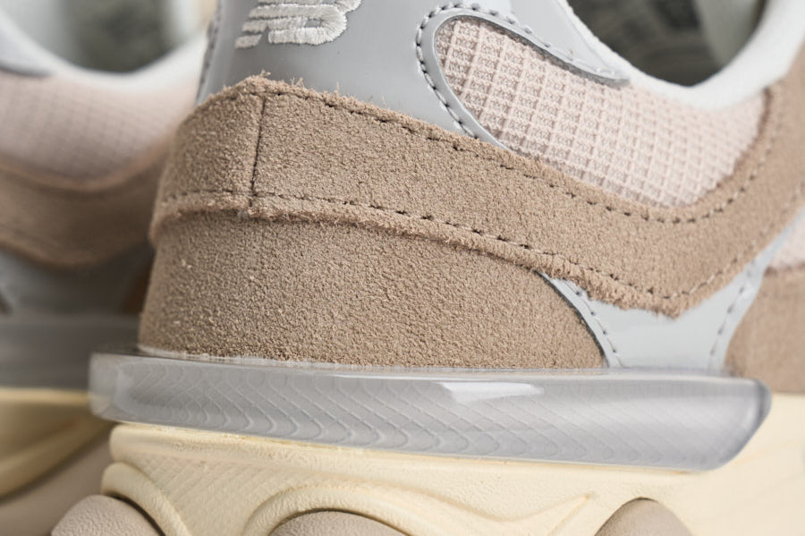 Sneakers donna 9060 beige e panna U9060 8AP NEW BALANCE 