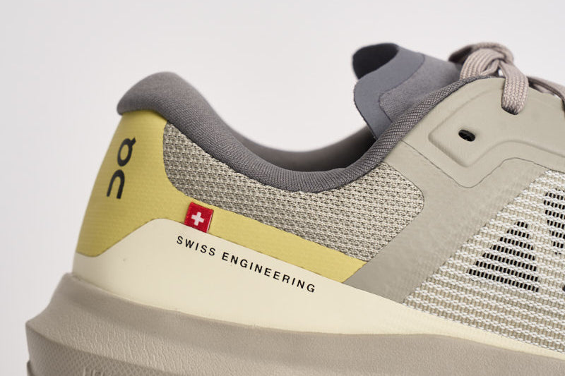 Sneakers uomo Cloudvista 3 grigio e beige 3MG30045305 BRUMEACACIA ON RUNNING 