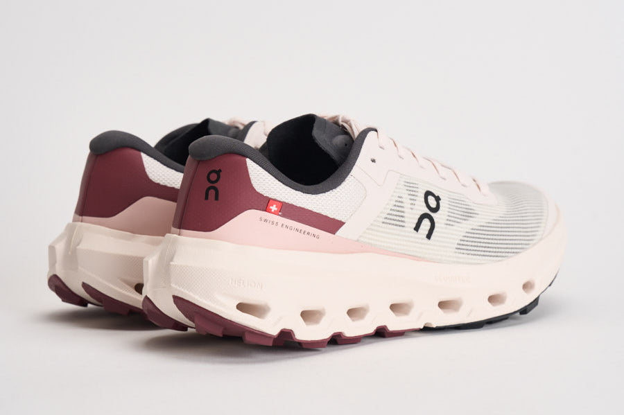 Sneakers donna Cloudvista 3 bianca e bordeaux 3WG30195308 OYSTERBARBERRY ON RUNNING 