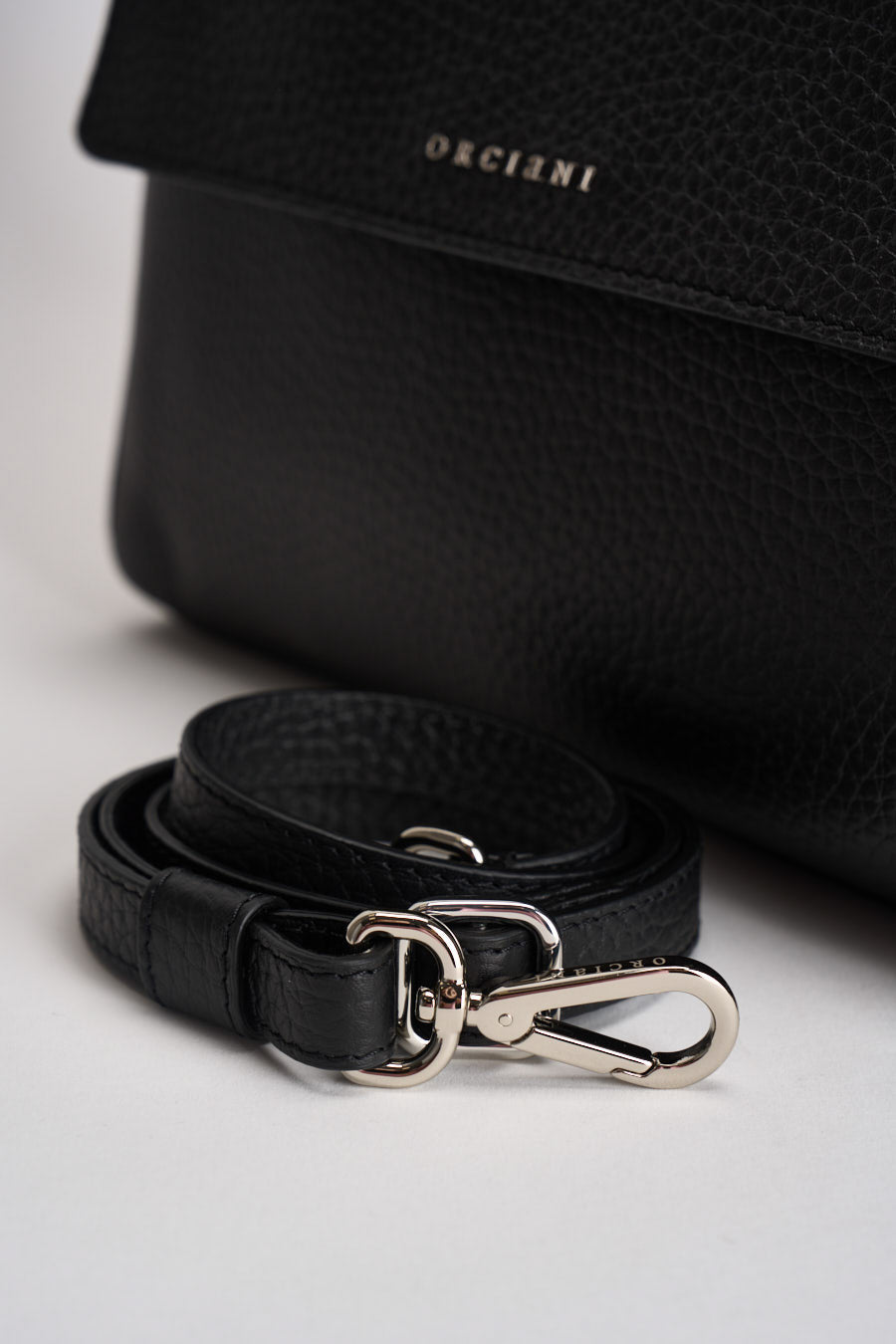 Borsa donna Sveva Soft Media a spalla in pelle con tracolla nera BT2006SOF NERO ORCIANI 
