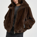 Giacca donna corta in ecopelliccia marrone D431913 PULSE26808 P.a.r.o.s.h. 