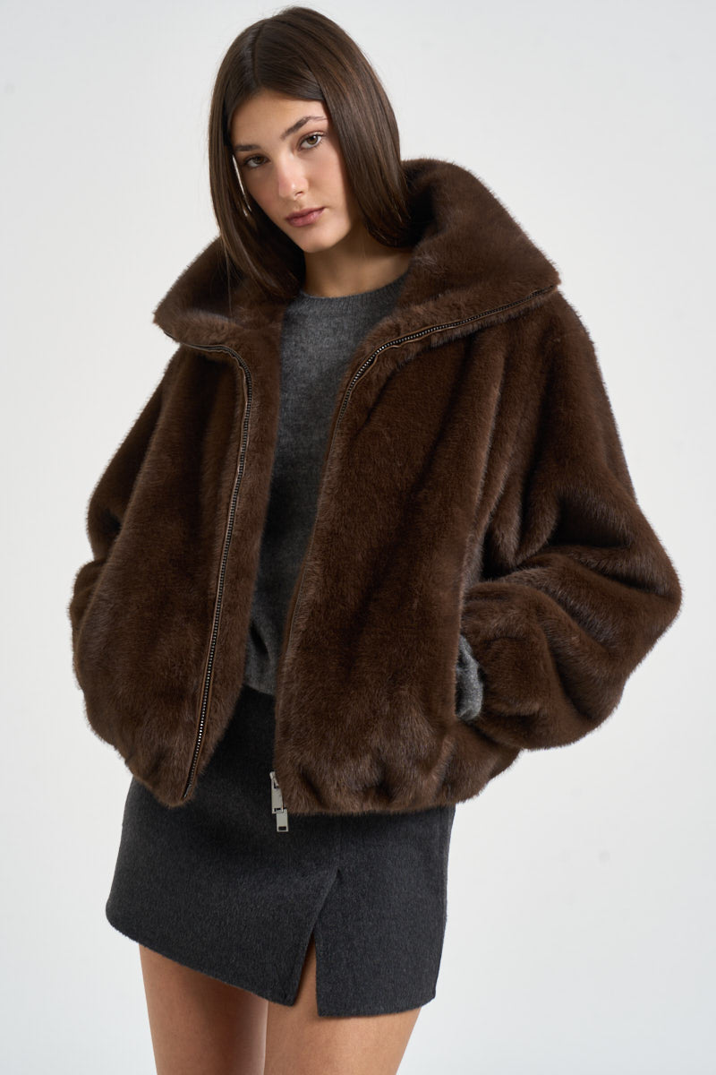 Giacca donna corta in ecopelliccia marrone D431913 PULSE26808 P.a.r.o.s.h. 