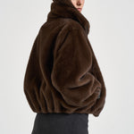 Giacca donna corta in ecopelliccia marrone D431913 PULSE26808 P.a.r.o.s.h. 