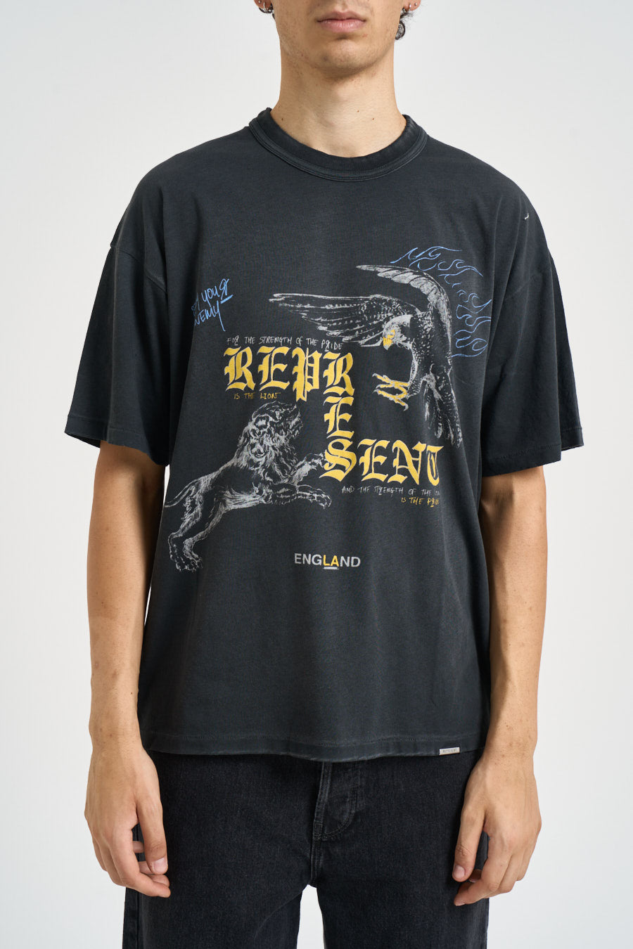 T-shirt uomo con stampa nera MLM101188 WASHEDBLACK REPRESENT 