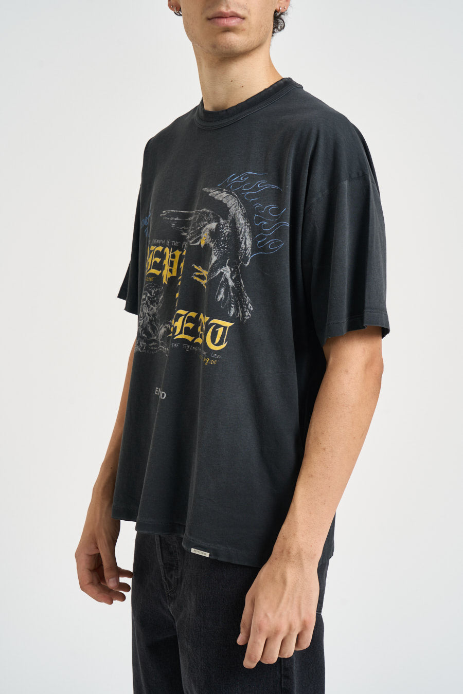 T-shirt uomo con stampa nera MLM101188 WASHEDBLACK REPRESENT 