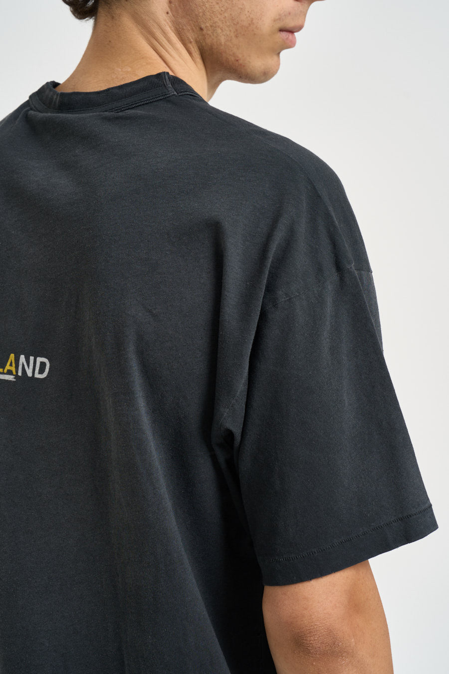 T-shirt uomo con stampa nera MLM101188 WASHEDBLACK REPRESENT 
