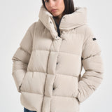 Piumino donna con cappuccio over bianco ghiaccio W26544 85 RRD 