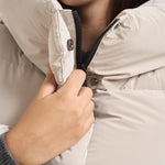 Piumino donna con cappuccio over bianco ghiaccio W26544 85 RRD 