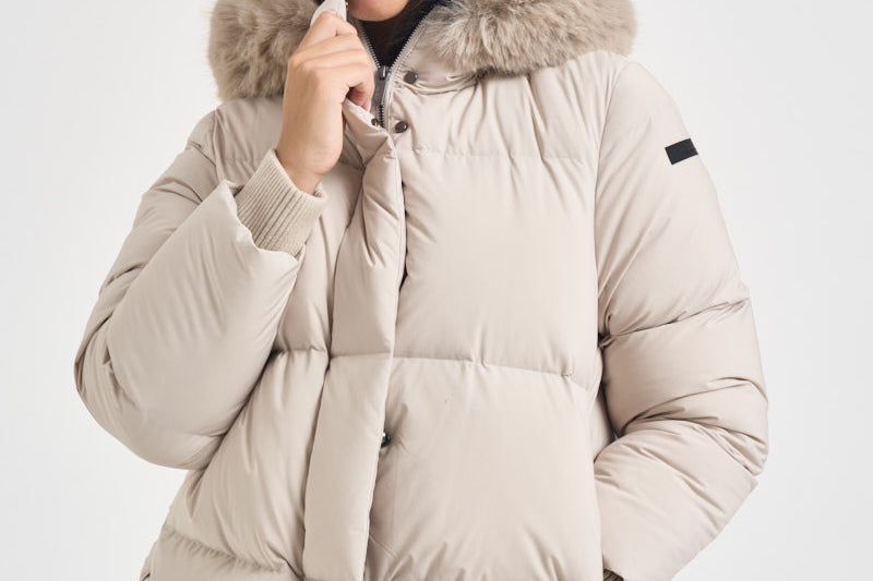 Piumino donna con cappuccio bianco W26583F 85 RRD 