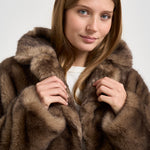 Giacca donna in ecopelliccia con cinta marrone 66756 9475BEIGE STAND STUDIO 