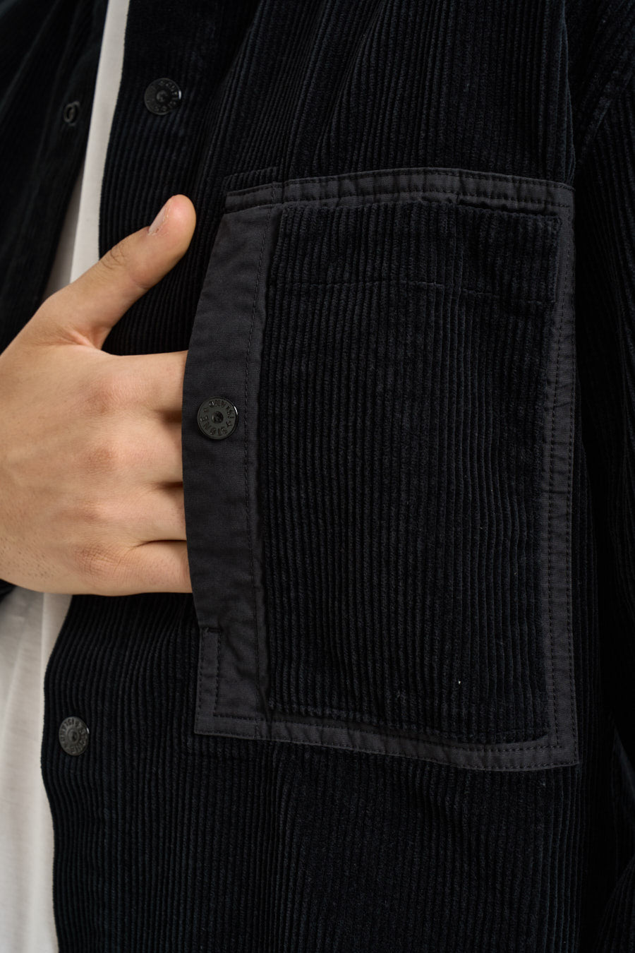 Camicia uomo in velluto a coste nera 1200016 S0212V0029 STONE ISLAND 