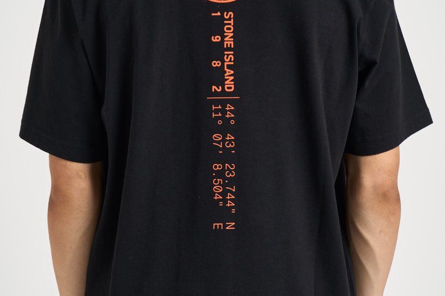 T-shirt uomo con stampa Vertical Placement nera 2100001 S0533V0029 STONE ISLAND 