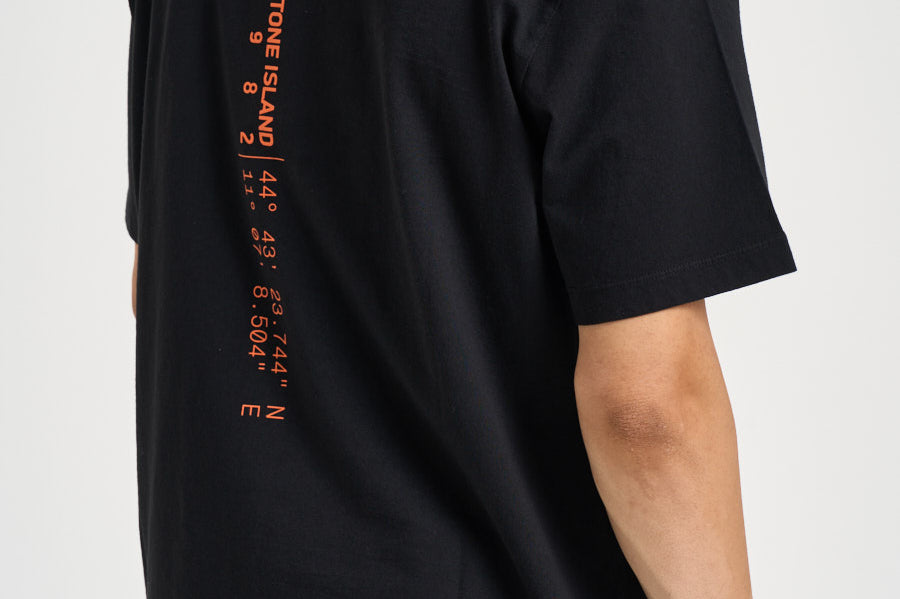 T-shirt uomo con stampa Vertical Placement nera 2100001 S0533V0029 STONE ISLAND 