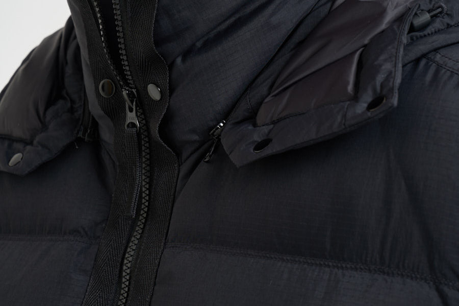 Piumino uomo con cappuccio removibile nero 4100013 S0483V0029 STONE ISLAND 