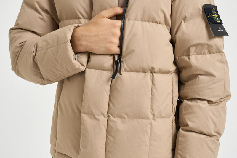 Piumino uomo collo alto sabbia 4100046 S0462V0094 STONE ISLAND 