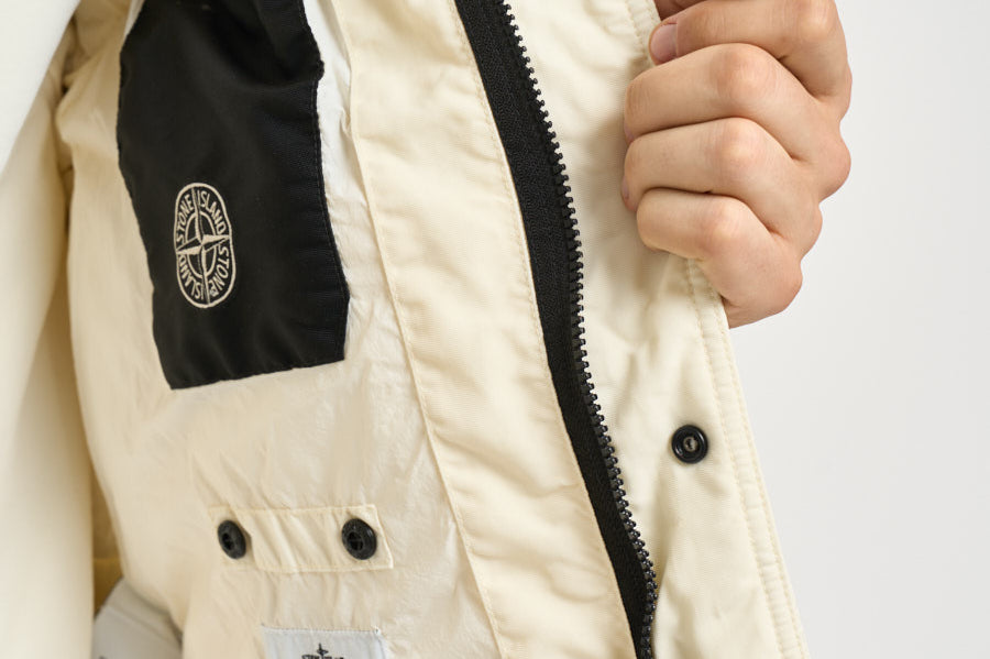 Piumino uomo antigoccia panna 4100109 S0A23V0093 STONE ISLAND 