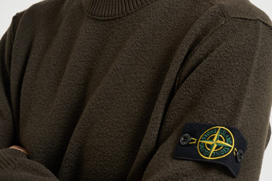 Maglia uomo girocollo in lana verde 5100011 S01C4V0078 STONE ISLAND 