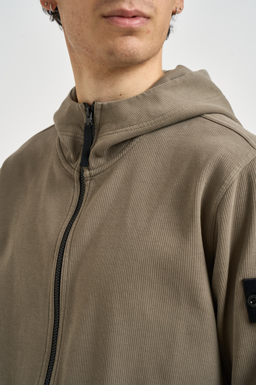 Felpa uomo con zip e cappuccio verde 6100020 S0472V005G STONE ISLAND 