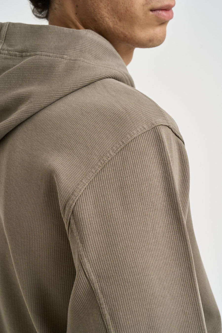 Felpa uomo con zip e cappuccio verde 6100020 S0472V005G STONE ISLAND 