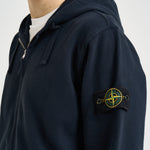 Felpa uomo con cappuccio blu scuro 6100067 S0A20V0020 STONE ISLAND 