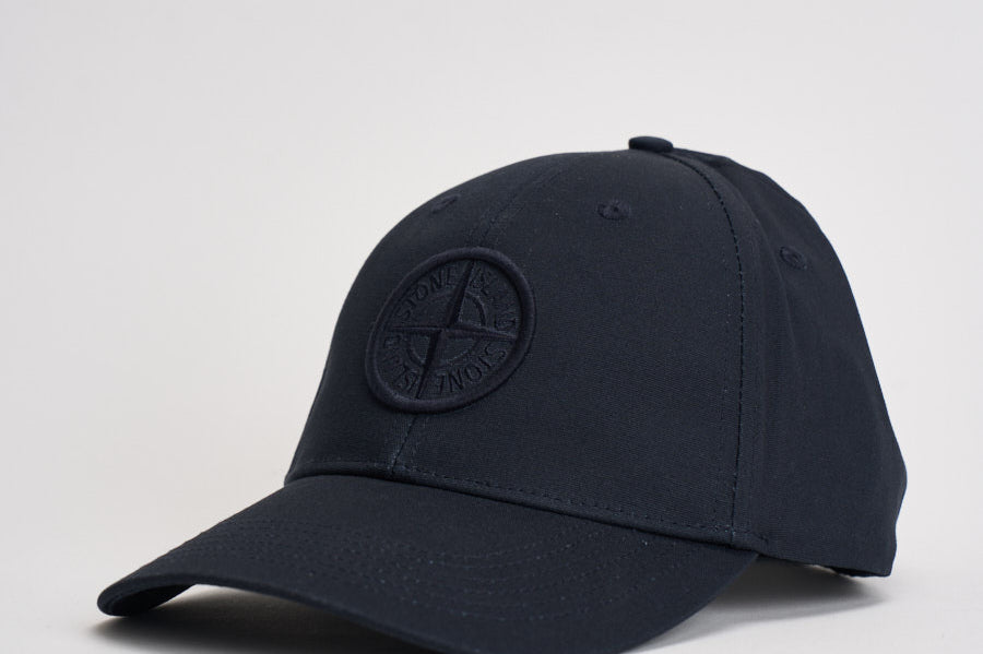 Cappello uomo con ricamo blu 9100013 S0248V0020 STONE ISLAND 