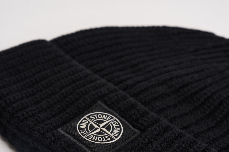 Cappellino uomo in lana nero N100012 S00B4V0029 STONE ISLAND 
