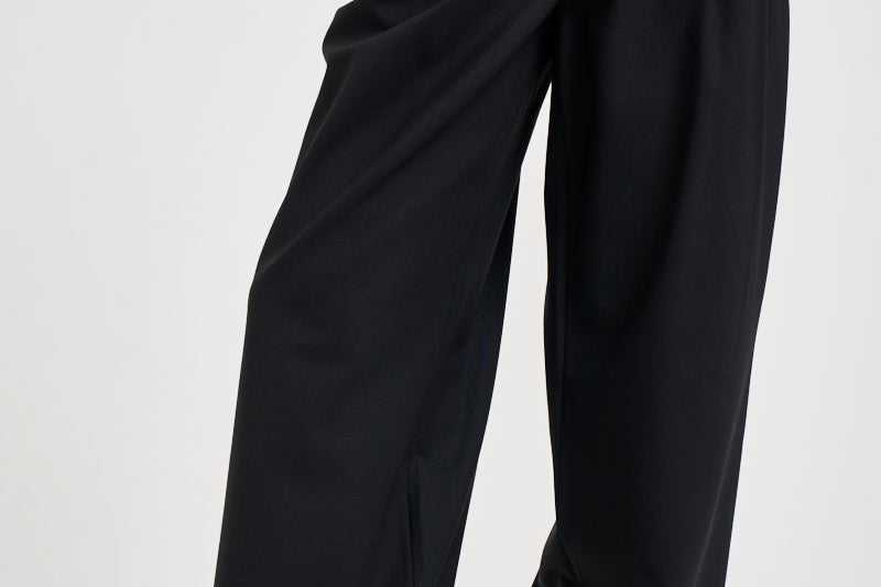 Pantaloni donna chiusura asimmetrica neri ESTER W0206T0002 THE LATEST 