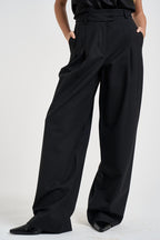 Pantaloni donna chiusura asimmetrica neri ESTER W0206T0002 THE LATEST 