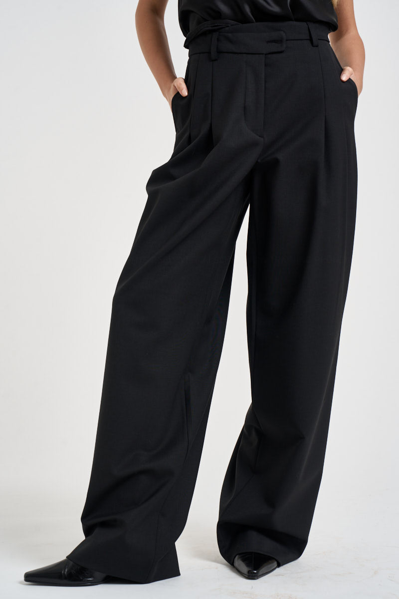 Pantaloni donna chiusura asimmetrica neri ESTER W0206T0002 THE LATEST 