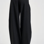 Pantaloni donna chiusura asimmetrica neri ESTER W0206T0002 THE LATEST 