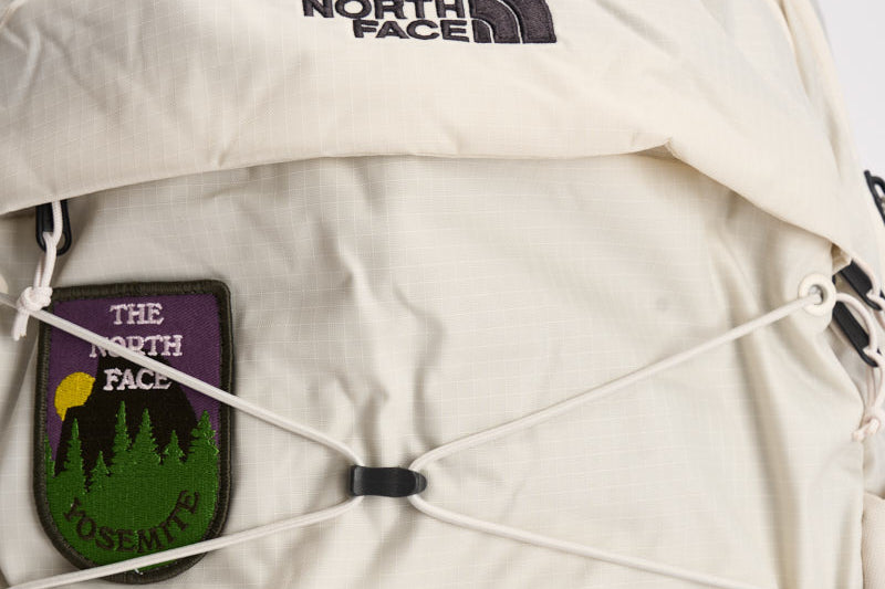 Zaino donna con patch bianco 8KE9 0E8 THE NORTH FACE 