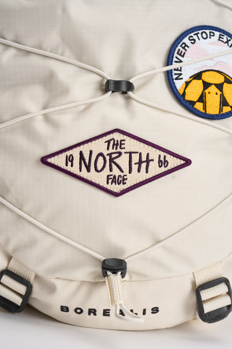 Zaino donna con patch bianco 8KE9 0E8 THE NORTH FACE 