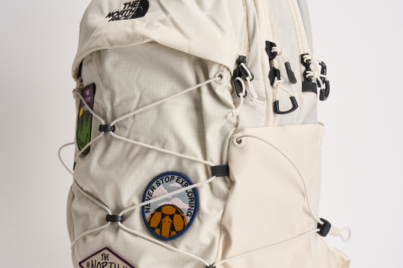 Zaino donna con patch bianco 8KE9 0E8 THE NORTH FACE 